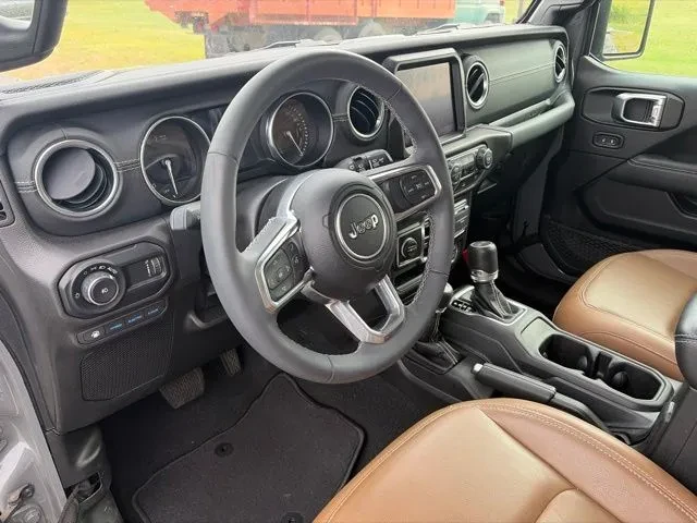 2023 Jeep JL Wrangler - Image 9 of 18