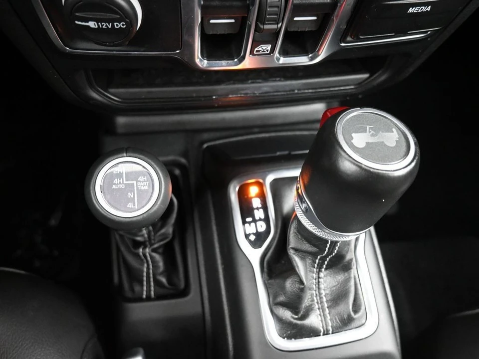 2023 Jeep JL Wrangler - Image 17 of 21