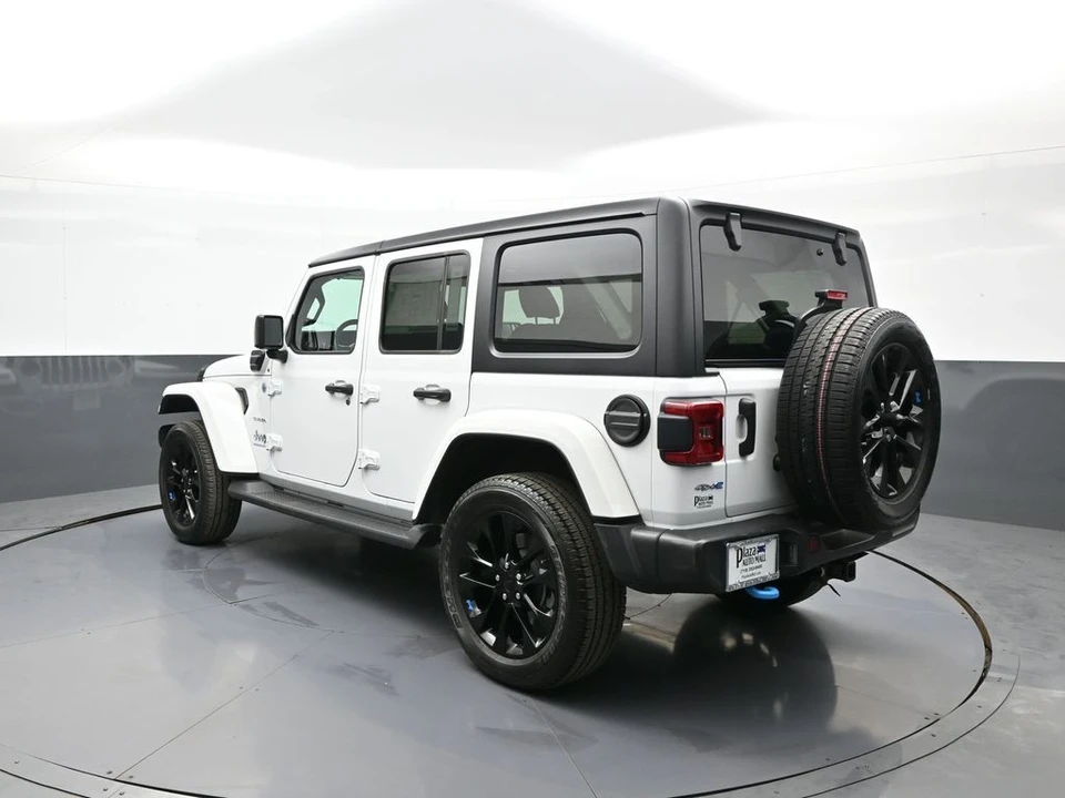 2023 Jeep JL Wrangler - Image 8 of 21