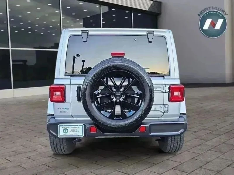 2023 Jeep JL Wrangler - Image 4 of 12