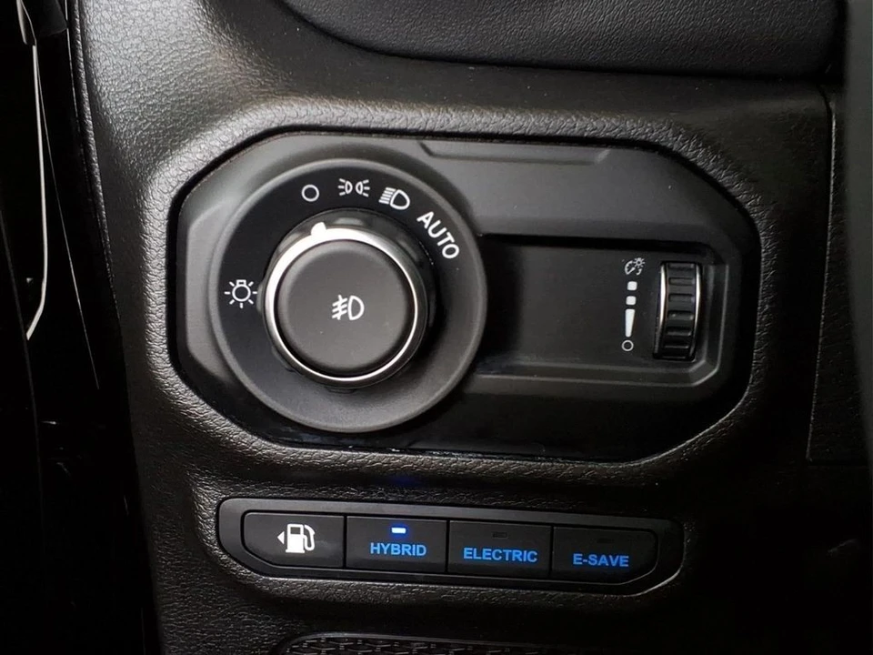 2023 Jeep JL Wrangler - Image 19 of 28