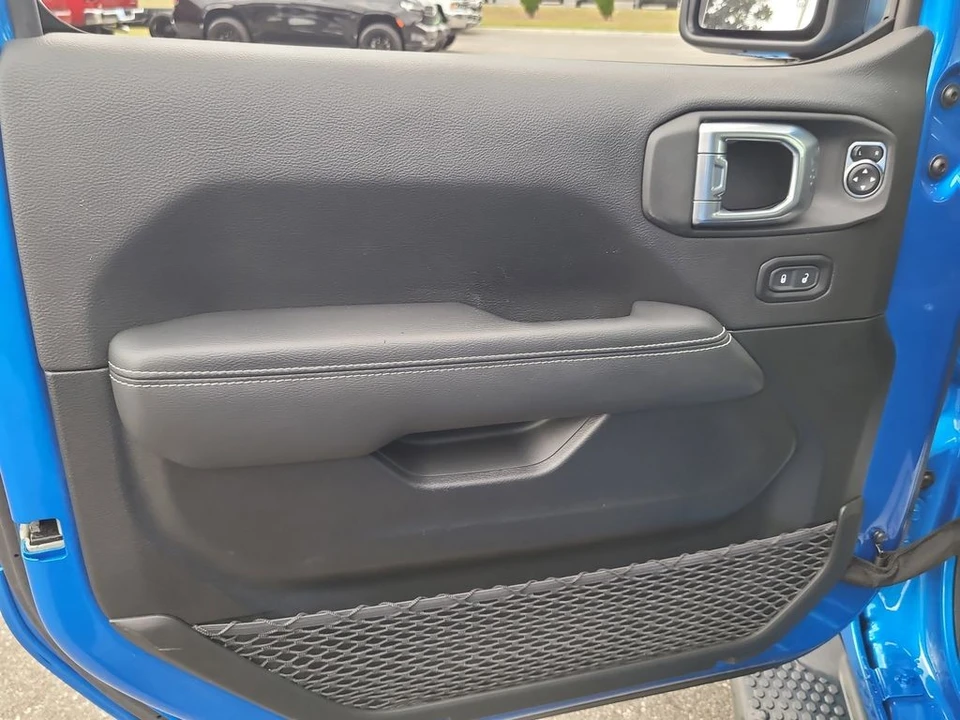 2023 Jeep JL Wrangler - Image 14 of 21