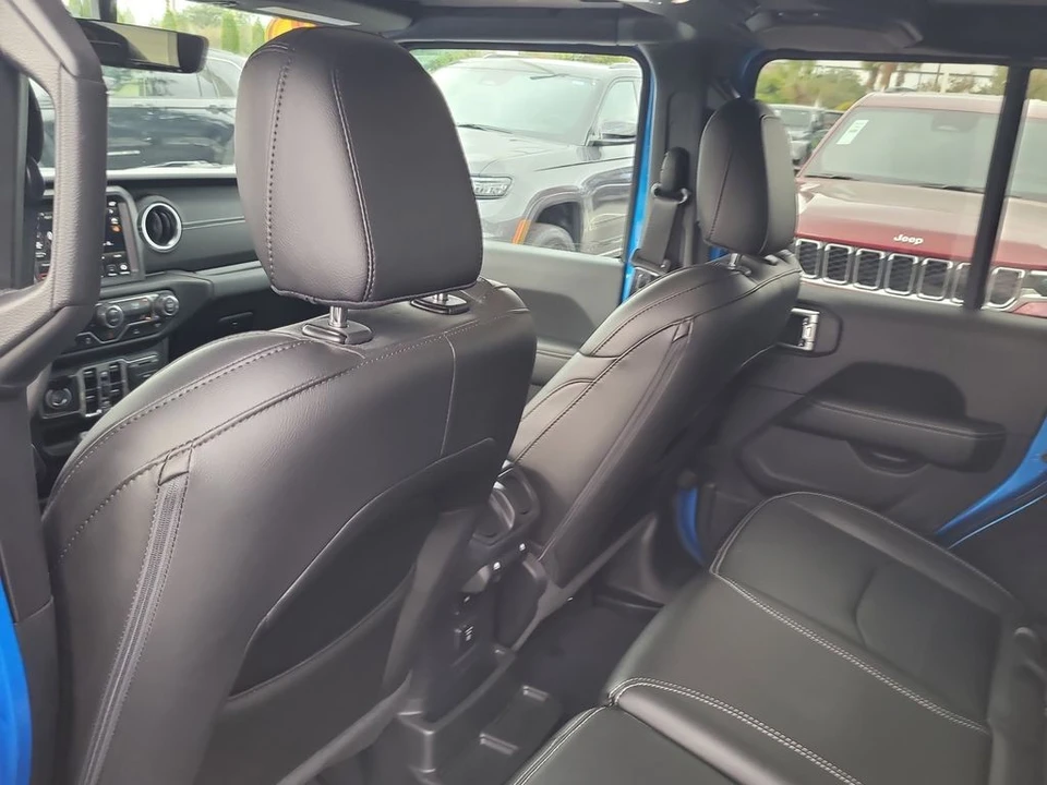 2023 Jeep JL Wrangler - Image 10 of 21