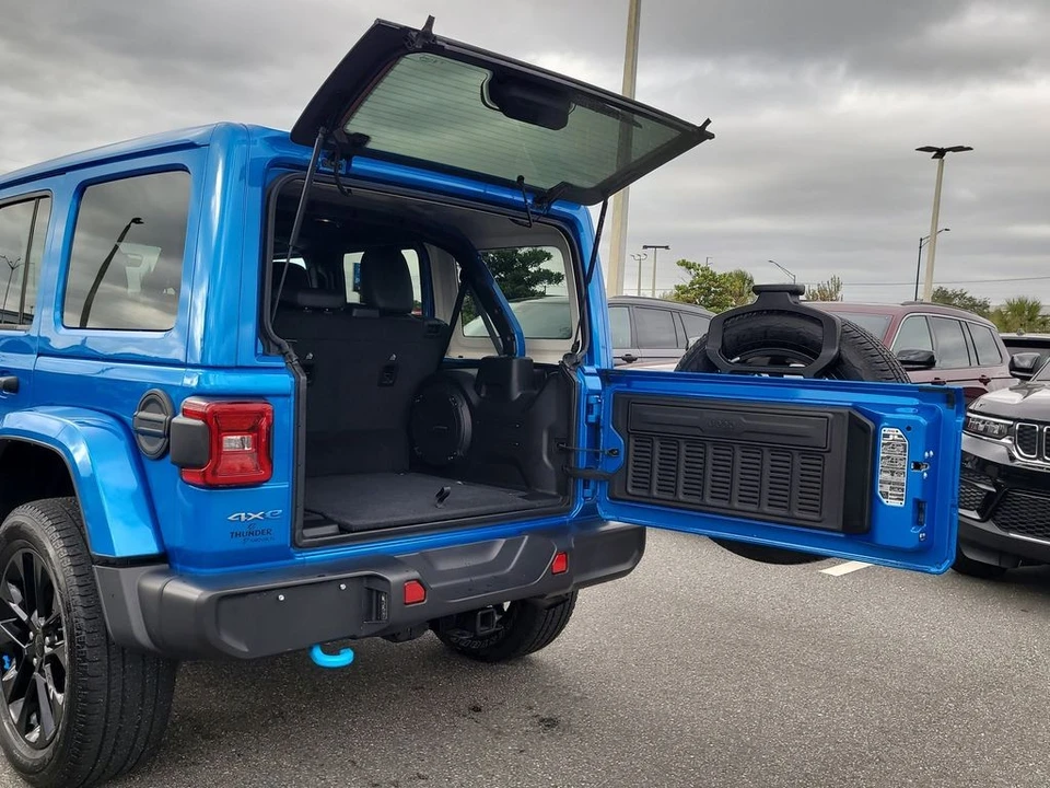 2023 Jeep JL Wrangler - Image 8 of 12