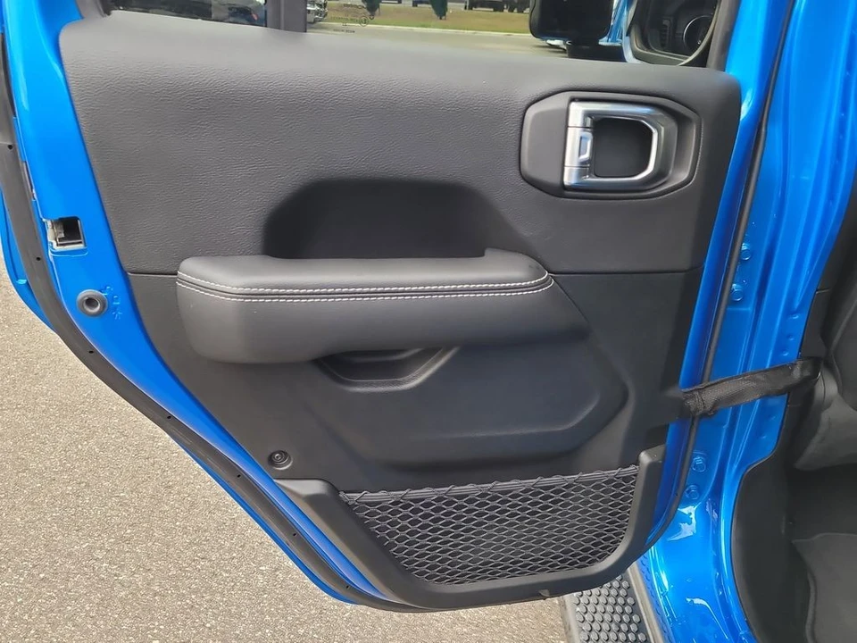 2023 Jeep JL Wrangler - Image 9 of 21