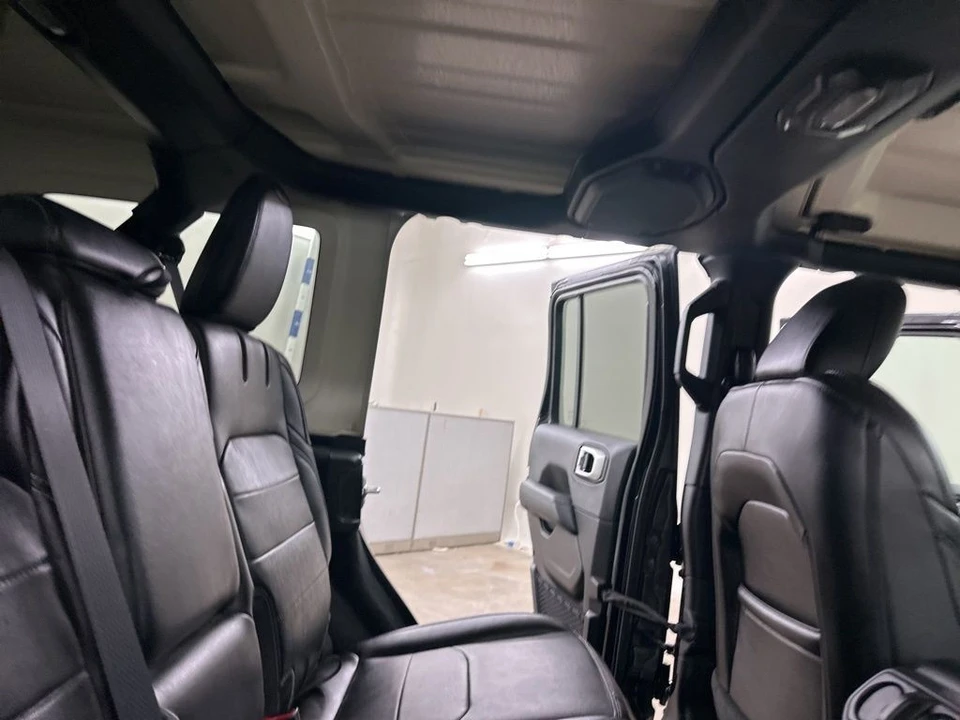 2023 Jeep JL Wrangler - Image 25 of 31