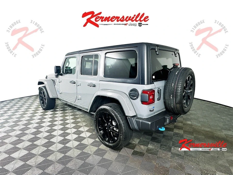2023 Jeep JL Wrangler - Image 5 of 21