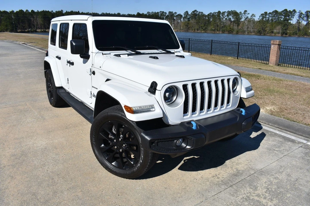 2023 Jeep JL Wrangler - Image 2 of 21
