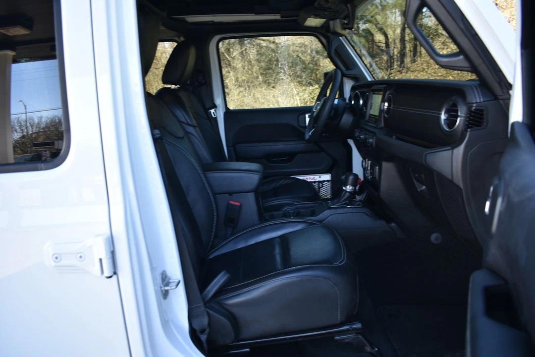 2023 Jeep JL Wrangler - Image 17 of 21