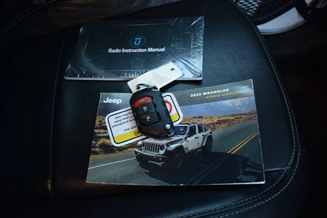 2023 Jeep JL Wrangler - Image 13 of 21