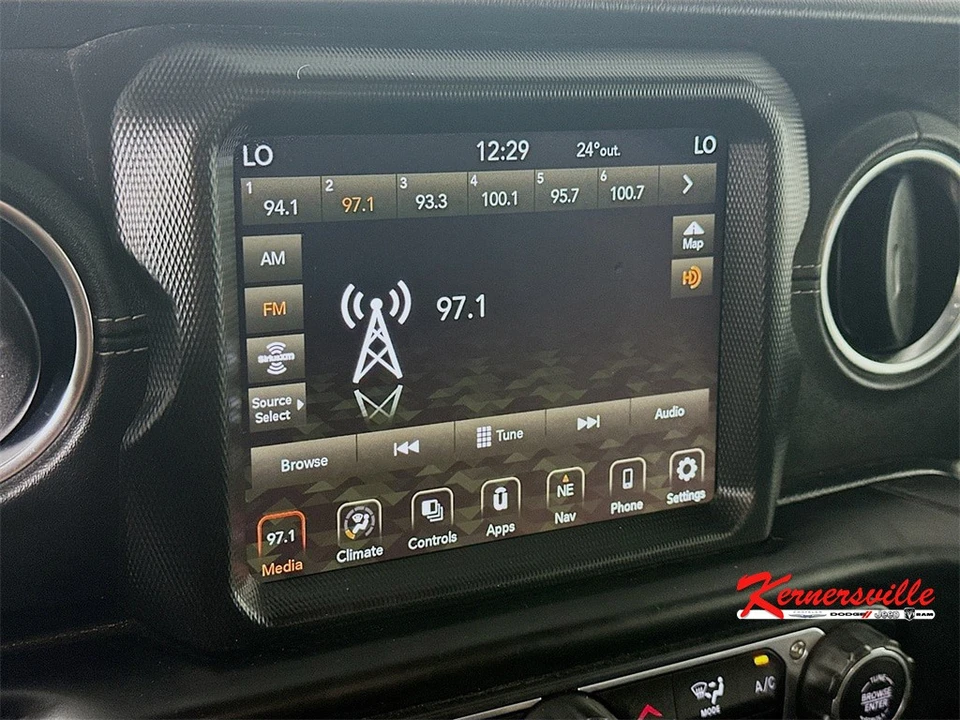 2023 Jeep JL Wrangler - Image 17 of 21