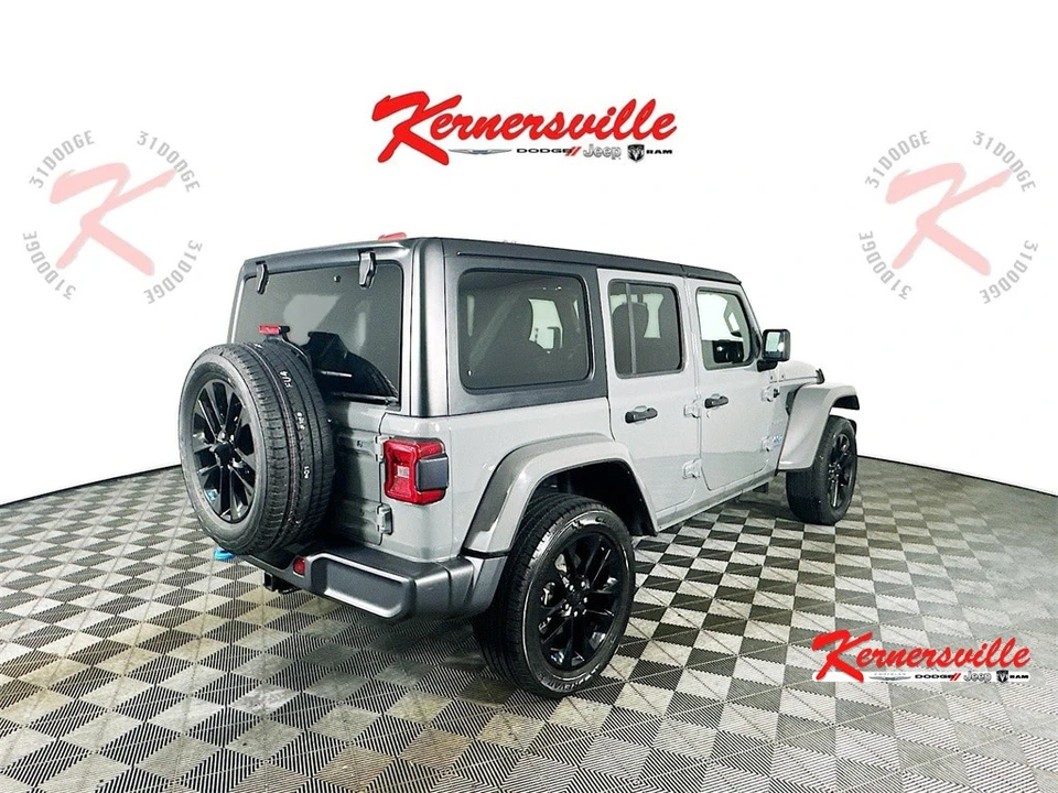 2023 Jeep JL Wrangler - Image 7 of 12