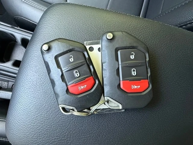 2023 Jeep JL Wrangler - Image 28 of 29