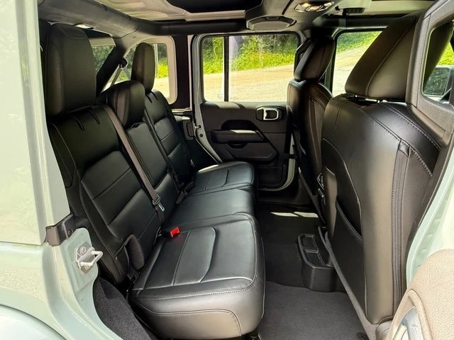 2023 Jeep JL Wrangler - Image 17 of 29