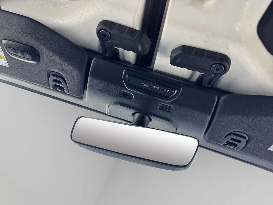 2023 Jeep JL Wrangler - Image 18 of 20