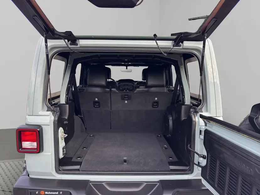 2023 Jeep JL Wrangler - Image 6 of 10