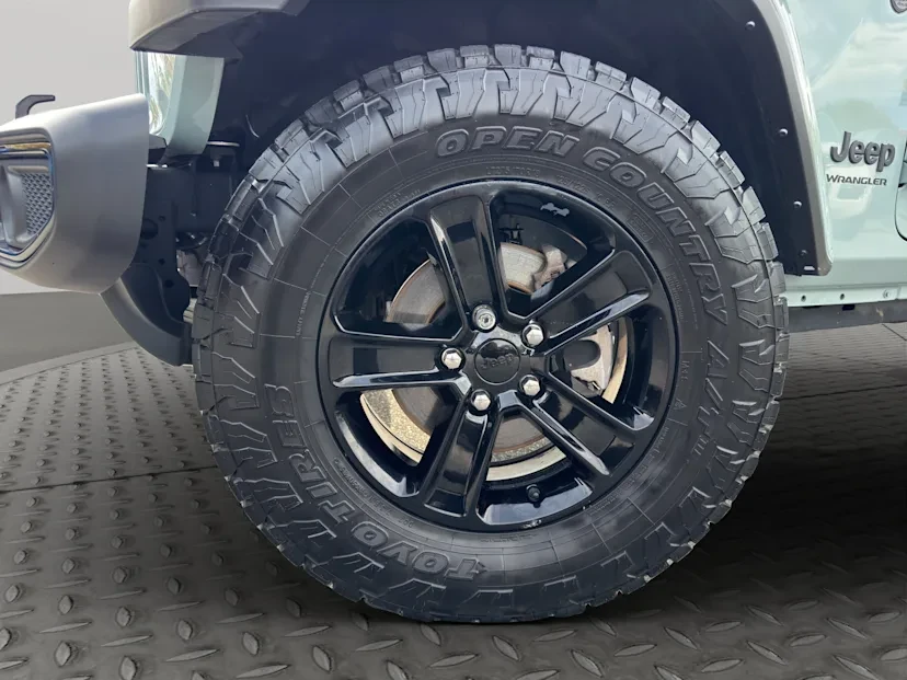 2023 Jeep JL Wrangler - Image 5 of 10