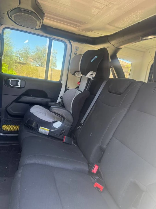 2023 Jeep JL Wrangler - Image 5 of 6