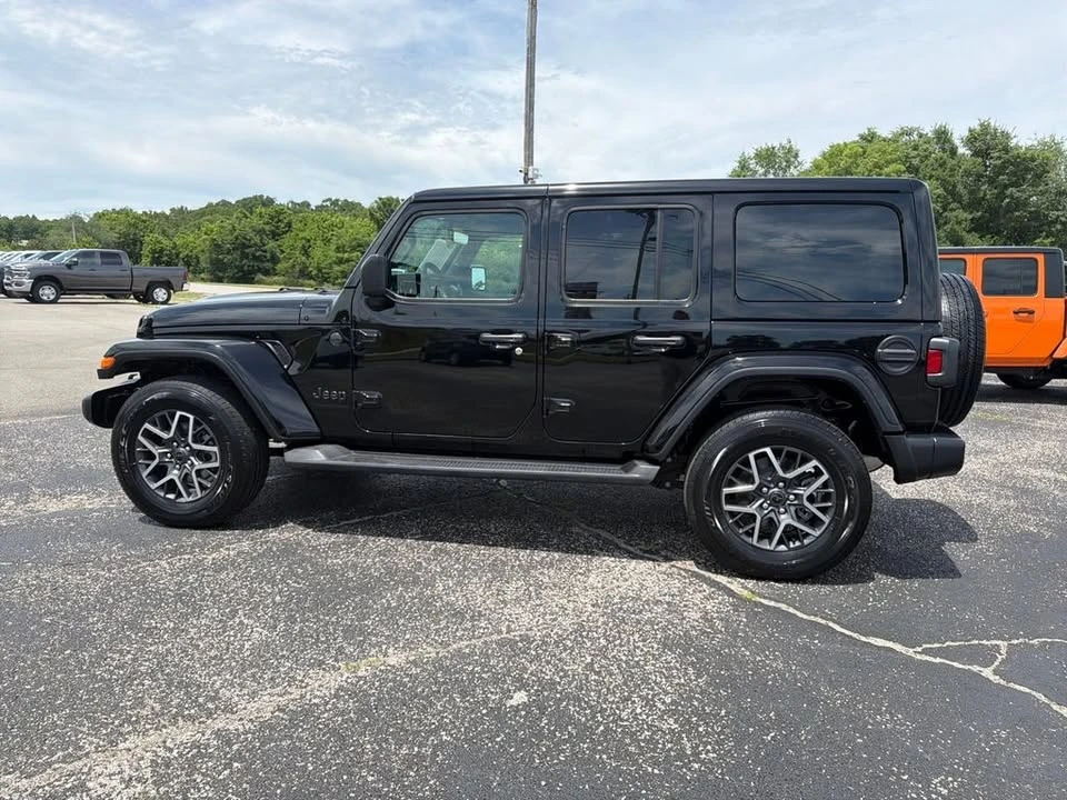 2023 Jeep JL Wrangler - Image 9 of 20
