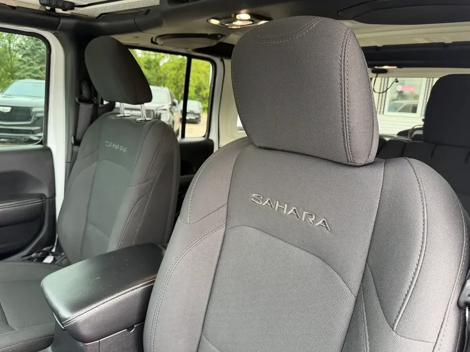 2023 Jeep JL Wrangler - Image 14 of 15