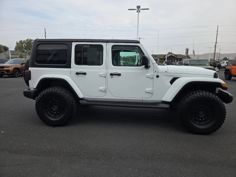 2023 Jeep JL Wrangler - Image 4 of 11