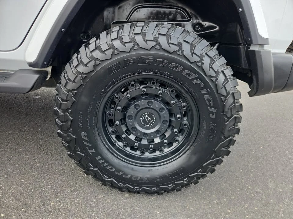2023 Jeep JL Wrangler - Image 11 of 11