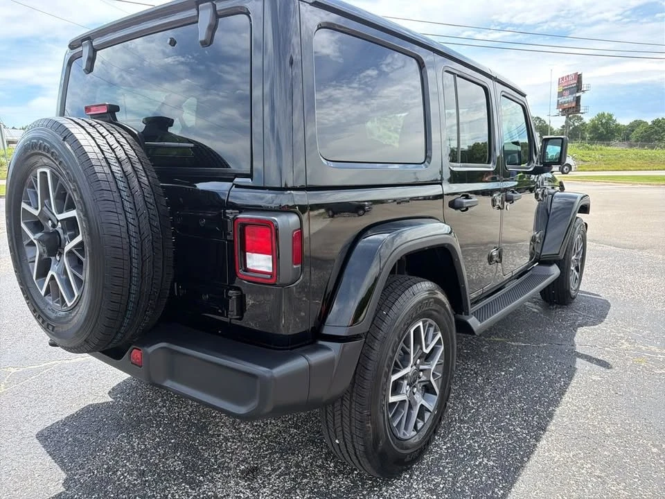 2023 Jeep JL Wrangler - Image 4 of 20