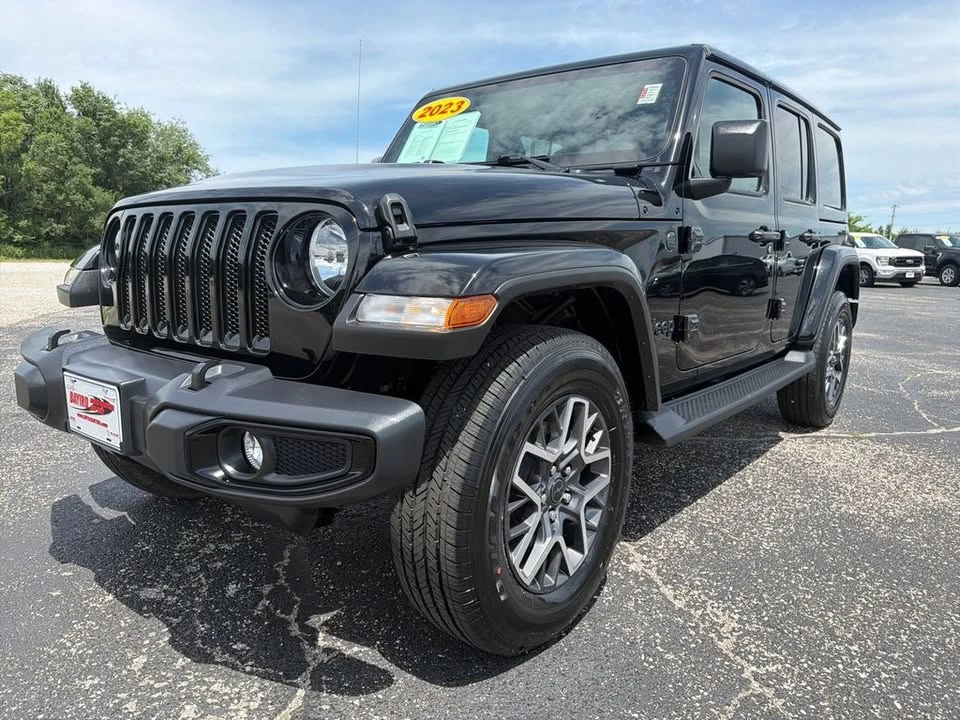 2023 Jeep JL Wrangler - Image 3 of 20
