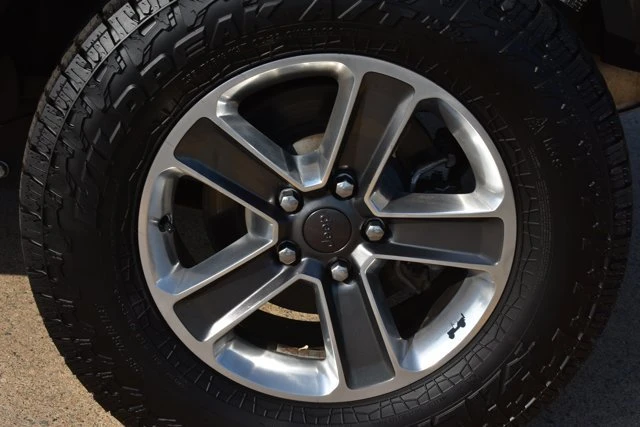 2023 Jeep JL Wrangler - Image 9 of 20