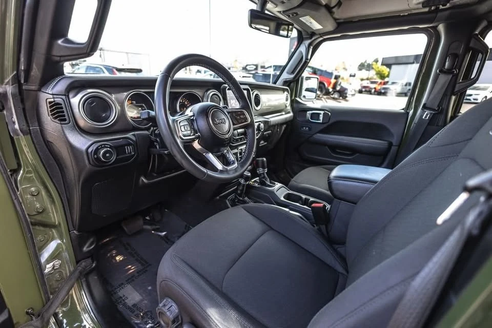 2023 Jeep JL Wrangler - Image 18 of 20