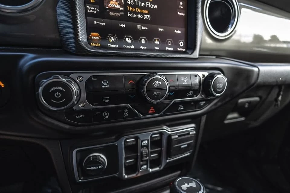 2023 Jeep JL Wrangler - Image 14 of 20