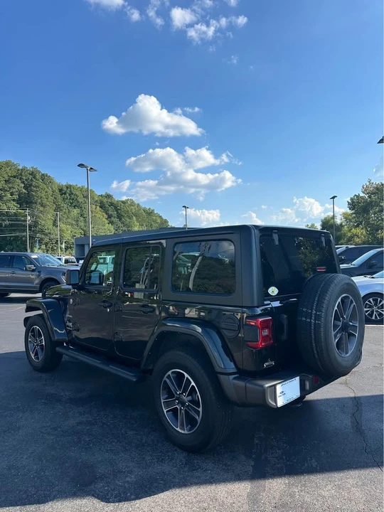 2023 Jeep JL Wrangler - Image 5 of 13