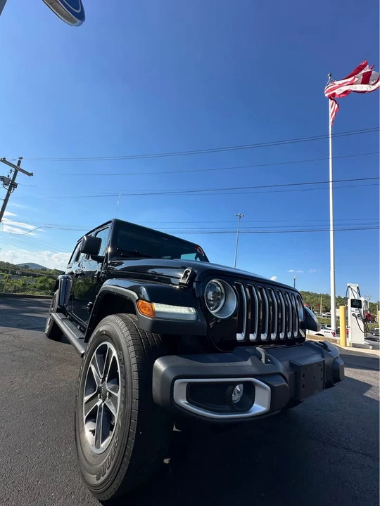2023 Jeep JL Wrangler - Image 3 of 13