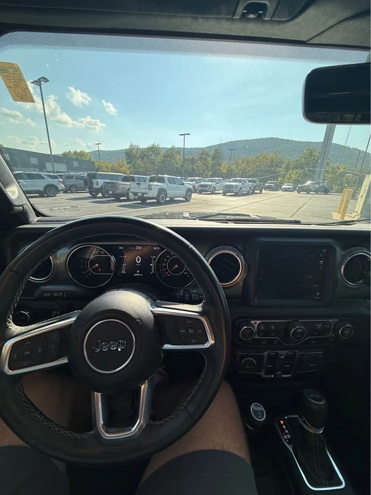 2023 Jeep JL Wrangler - Image 10 of 10