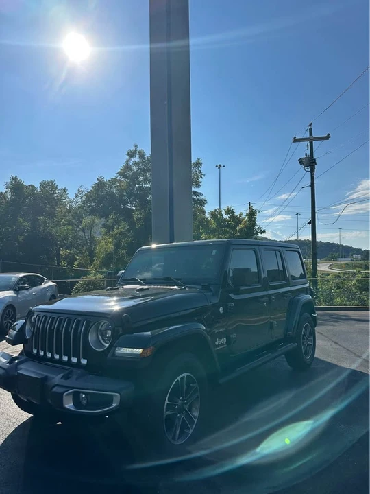 2023 Jeep JL Wrangler - Image 4 of 13
