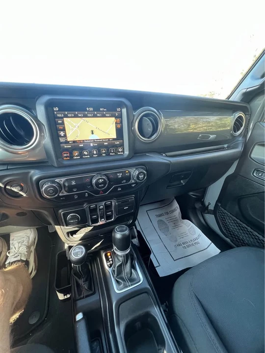 2023 Jeep JL Wrangler - Image 14 of 15