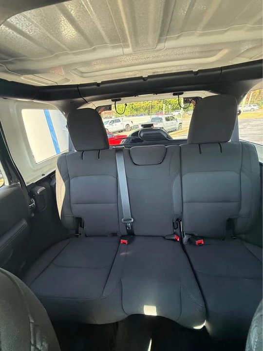 2023 Jeep JL Wrangler - Image 8 of 10