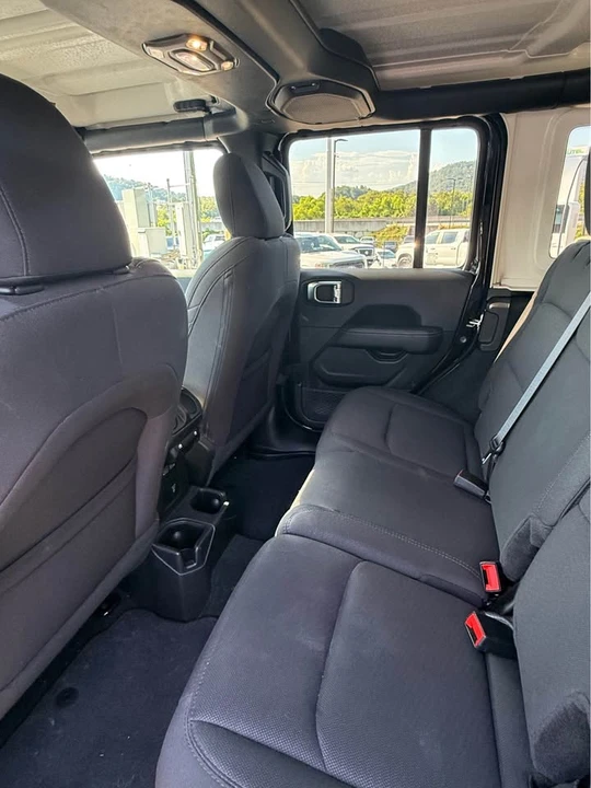 2023 Jeep JL Wrangler - Image 7 of 10