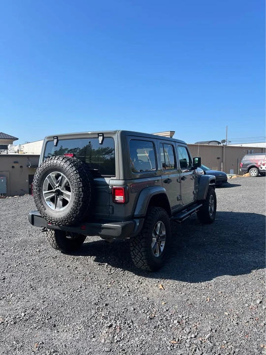2023 Jeep JL Wrangler - Image 4 of 15