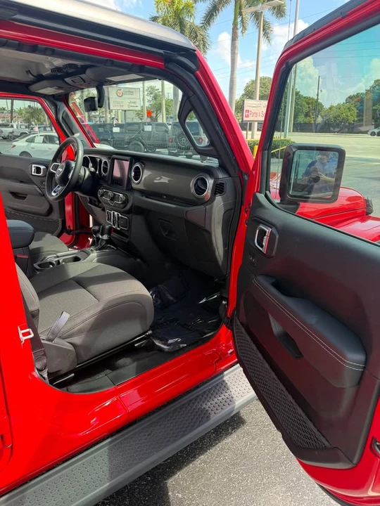 2023 Jeep JL Wrangler - Image 10 of 12