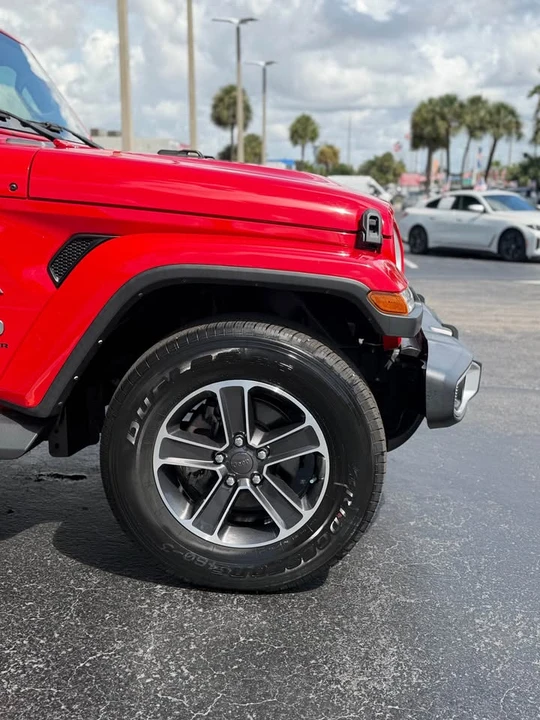 2023 Jeep JL Wrangler - Image 4 of 12