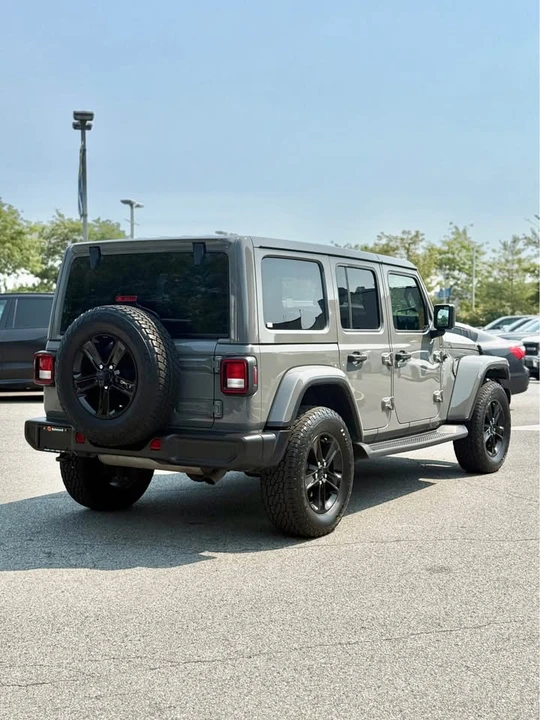 2023 Jeep JL Wrangler - Image 4 of 9