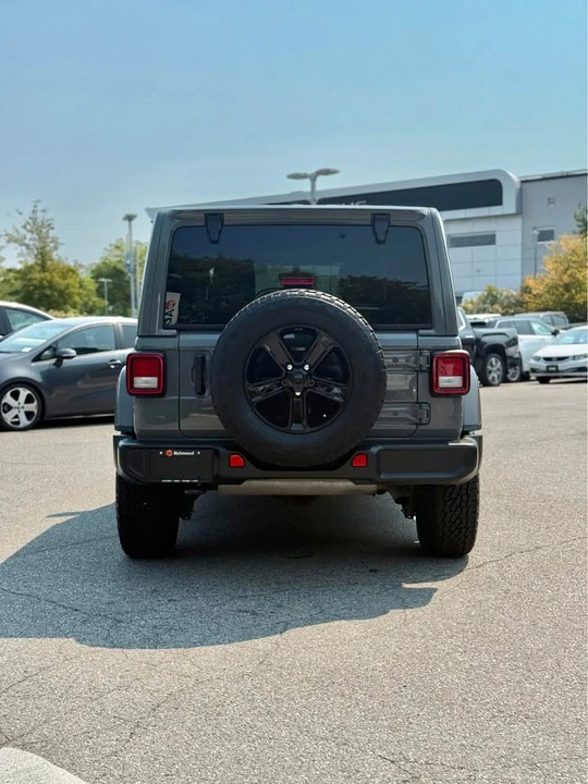2023 Jeep JL Wrangler - Image 5 of 9