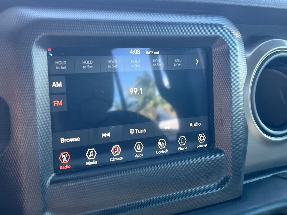 2023 Jeep JL Wrangler - Image 14 of 31