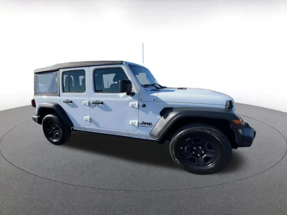 2023 Jeep JL Wrangler - Image 2 of 31
