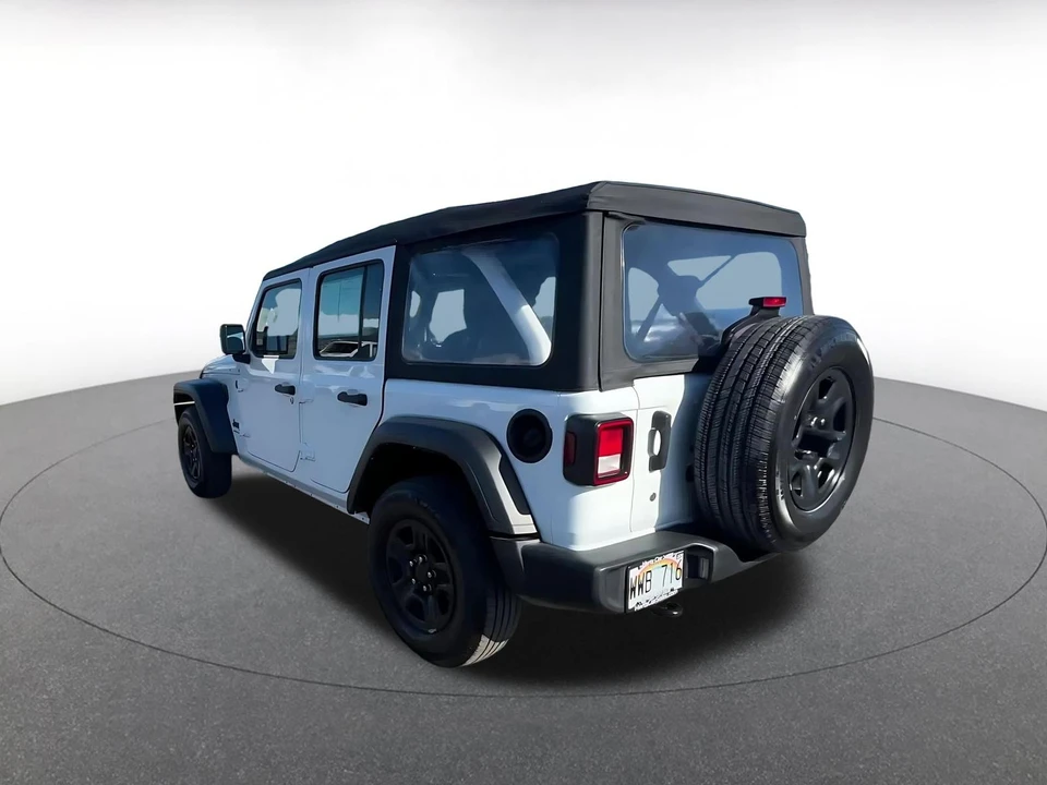 2023 Jeep JL Wrangler - Image 9 of 31