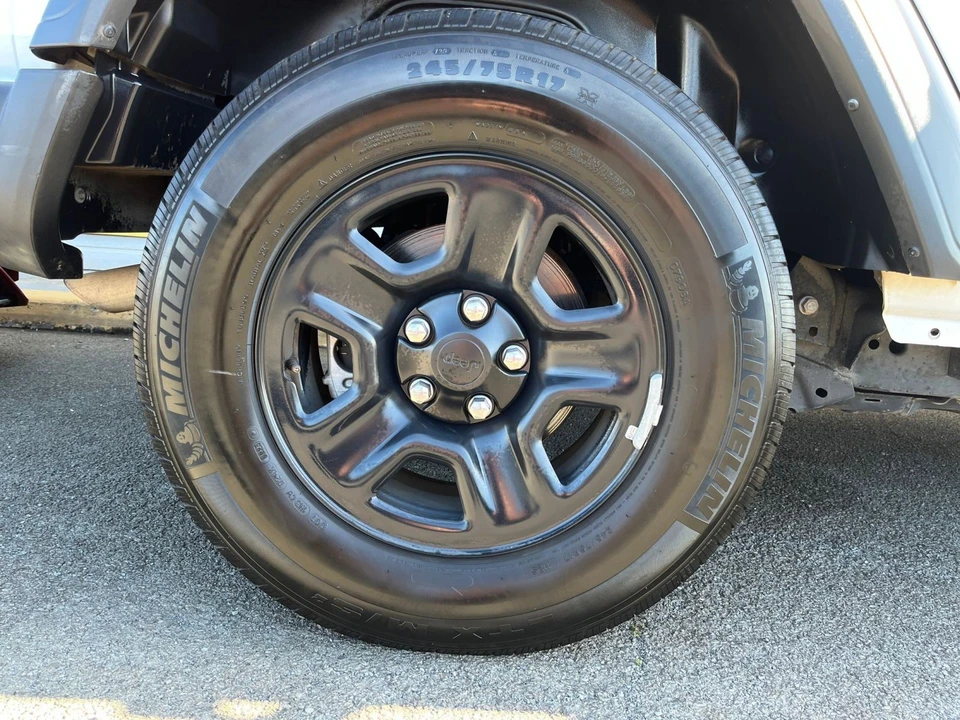 2023 Jeep JL Wrangler - Image 24 of 31