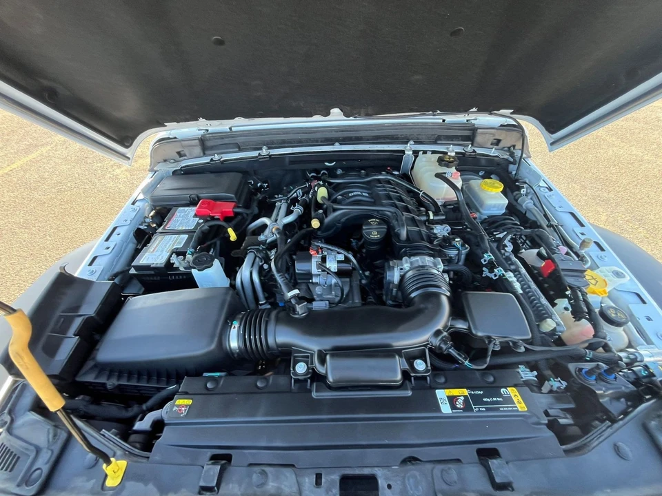 2023 Jeep JL Wrangler - Image 26 of 31