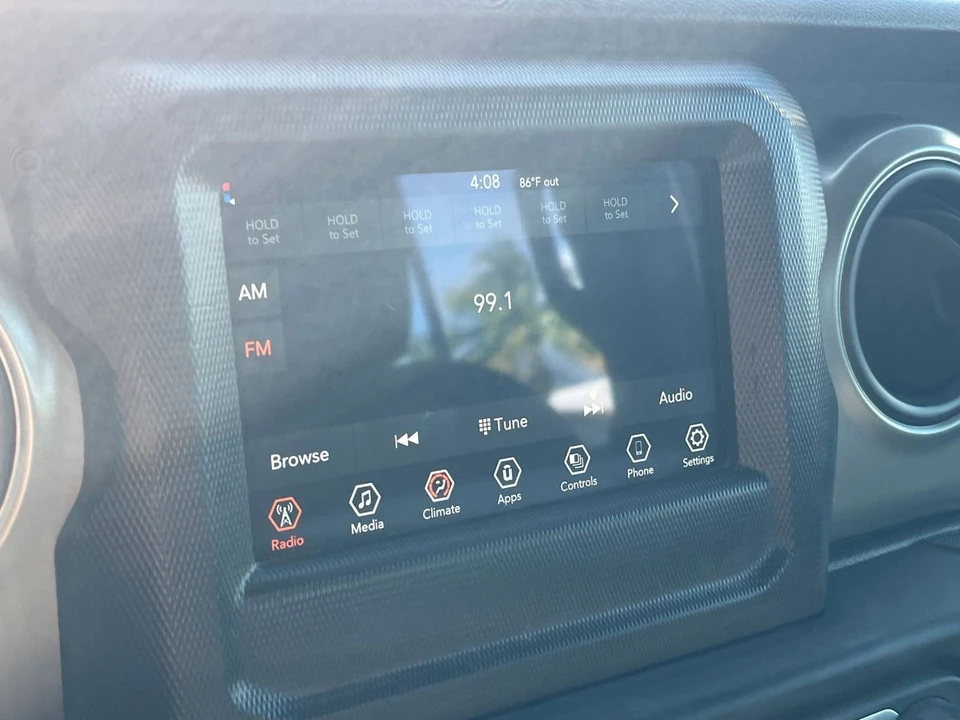 2023 Jeep JL Wrangler - Image 16 of 31
