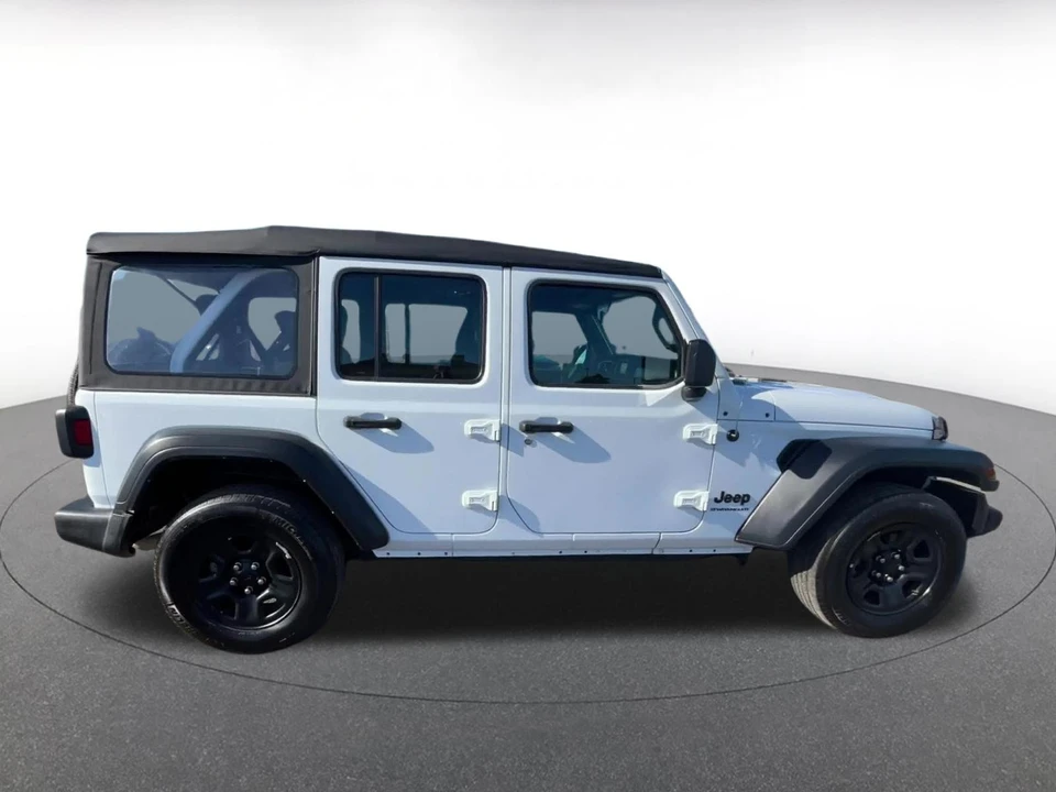 2023 Jeep JL Wrangler - Image 13 of 31